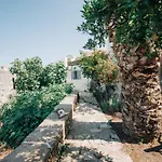 Yiayias Sifnos