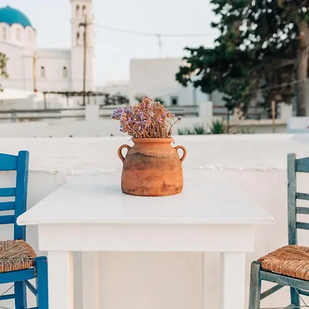 Yiayias Sifnos *