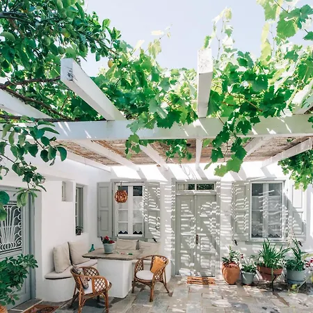 Yiayias Sifnos Nyaraló *