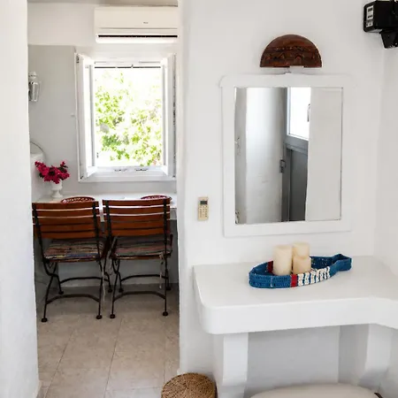 Yiayias Sifnos *